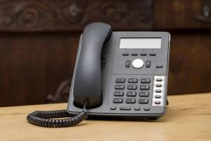 Un operator de comunicaţii scumpeşte abonamentele