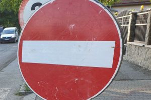 Trafic închis pe o stradă din Bistriţa, pentru asfaltare