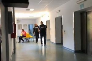 Alertă MAXIMĂ - Bărbat înarmat într-un spital din România