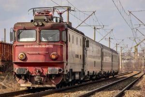Drumul cu trenul de la Suceava la Bucureşti va dura cinci ore după 15 octombrie