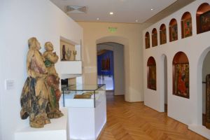JOI, expoziţie de pictură la Museikon, în Alba Iulia. Vernisaj cu lucrările pictoriţei Floare Muntean