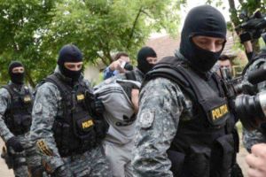 Descinderi cu mascaţi la Băiculeşti