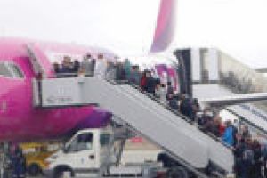 Avioane de pasageri, de marfă şi chiar aeronave militare pe Aeroportul Caransebeş