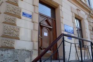 Doi angajaţi de la Serviciul Înmatriculări Sibiu, audiaţi după descinderile de la RAR