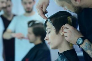 Z School – şcoala în care înveţi secretele unui păr perfect: de la tunsoare la culoare
