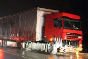 Patru ani de închisoare cu executare pentru un şofer care a provocat un accident pe DN1, între Alba Iulia şi Sebeş, în care un tânăr de 19 ani şi-a pierdut viaţa
