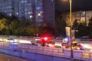 Accident produs din cauza unei şoferiţe neatente, în Calea Șagului. O persoană a ajuns la spital