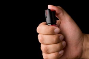 Caz revoltător, la Satu Mare: O profesoară a atacat cu spray lacrimogen doi elevi din clasa pregătitoare