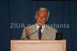 Guvernatorul BNR, Mugur Isarescu, ar putea primi titlul de cetatean de onoare al Capitalei