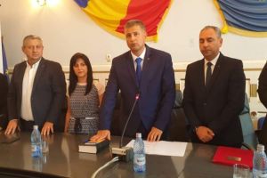 FOTO, VIDEO.  Noul subprefect al judeţului Alba, Nicolae Mera, învestit oficial în funcţie