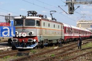 Zeci de călători care mergeau cu “naşul”, luaţi la întrebări de poliţiştii de la Transporturi Feroviare