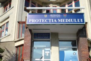 Angajaţii de la Mediu ameninţă cu greva generală!