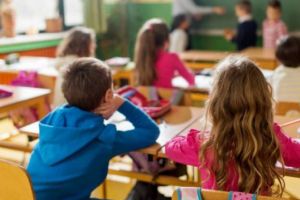 Două proiecte pe fonduri europene pentru domeniul educaţiei, semnate la Guvern. Pe ce se vor cheltui 100 de milioane de euro