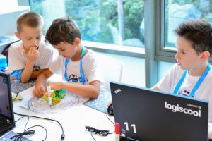 LOGISCOOL – Școala Internaţională de Programare şi Robotică lansează cursurile de toamnă şi în Sibiu