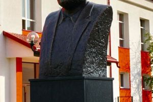 ”Cenaclul Flacăra”. Bust al poetului Adrian Păunescu, dezvelit la Năsăud