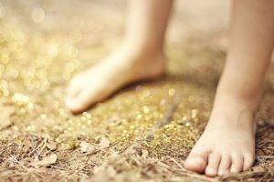 Un copil de 11 ani a murit după ce s-a înţepat într-un cui