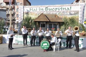 Spectacole de muzică populară în ultimele două zile ale Târgului de Toamnă „Produs în ...