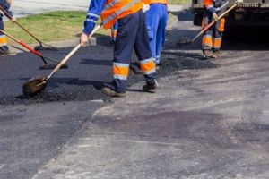 Sergiu Bîlcea: „Avem 14 drumuri judeţene în lucru, în această toamnă”