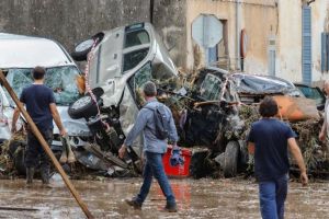 VIDEO LIVE Prăpăd în Spania – Maşini luate de ape, şcoli şi spitale inundate