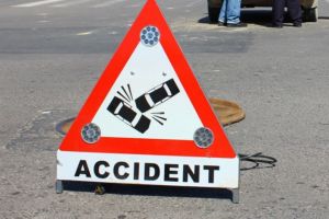Un septuagenar a accidentat o femeie pe trecerea de pietoni