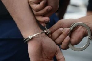 Recidivist cu fumuri: Abia eliberat din puşcărie, un tânăr din Oradea s-a plimbat prin judeţ, drogat, fără permis, la volanul unei maşini furate