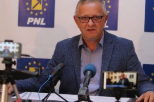 PNL, negocieri cu cinci partide pentru moţiunea de cenzură. Viitorul premier, propus de liberali