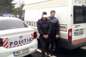 Încătuşat pentru influenţarea victimei