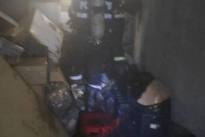 FOTO: Panică într-un bloc din centrul Focşaniului. 15 persoane au fost evacuate