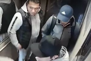 Sunaţi la 112! Poliţia Română cere sprijin pentru identificare a trei tâlhari violenţi căutaţi în Olanda