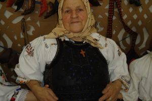 Ultima opincăreasă din judeţ, cetăţean de onoare al comunei Runcu Salvei