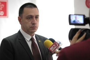 Fifor către Iohannis: „Trebuie să moară oameni ca să numiţi miniştri, aşa cum vă obligă Constituţia?”