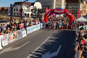 Oradea City Running Day IX. Peste 800 de sportivi au luat duminică startul de la podul Sfântul Ladislau (FOTO)