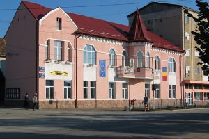Proiect pentru modernizarea străzilor şi amenajarea pistelor pentru biciclişti în Ocna Mureş. Licitaţie de peste un milion de euro