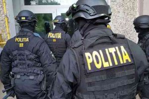 Bijuterii de peste 60.000 de euro furate din locuinţe. Poliţiştii au făcut percheziţii în Botoşani şi Suceava