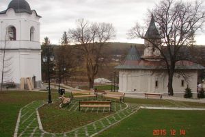Spaţii de cazare construite la o mănăstire din Botoşani. Banii vin de la Guvern