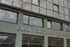 Jaf la Casa de Pensii Timiş! Hoţii au reuşit să spargă uşile