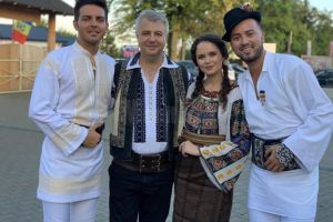 „Seară bucovineană” la Rădăuţi, oferită de artiştii Angelica Flutur, Grigore ...