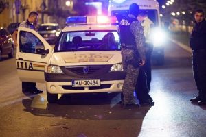 Bărbat la spital după ce a fost lovit în cap cu o sticlă în timpul unui scandal, la Tomnatic