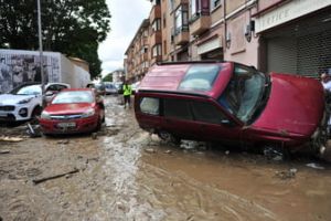 Inundatiile continua sa faca ravagii in Spania: sute de turisti aflati la plaja pe Costa Blanca au fost evacuati