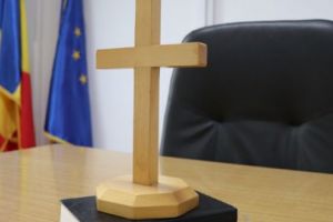 Dosar penal pentru un reghinean care şi-a agresat mama!