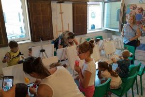 Start la atelierele Smartistactiv pentru copii: De la pictură şi modelaj, până la buen maniere sau program afterschool (FOTO)