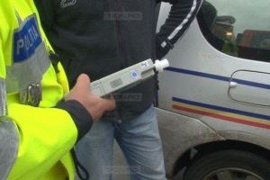 Șoferi beţi depistaţi de poliţişti la volan, în weekend, în Timiş