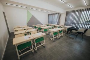 FOTO Cel mai modern liceu din Sibiu – Totul e nou şi arată ca în reviste