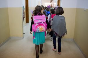 Proiect legislativ: mai puţine ore petrecute la şcoală