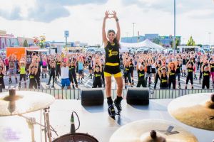 Oradea în Cartea Recordurilor: Orădenii sunt chemaţi să sară la cea mai mare oră de Kangoo Jumps (FOTO)