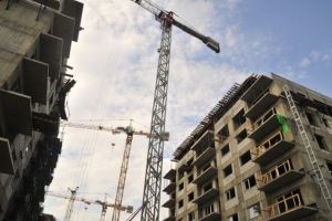Muncitor căzut de la etaj într-un bloc în construcţie din Guşteriţa