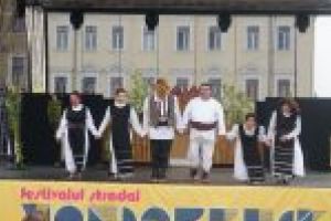 Spectacolele Teatrului Colibri Craiova, invitate şi aplaudate la festivaluri în ţară!