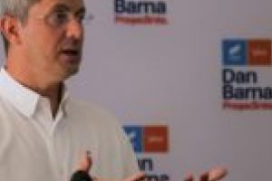 Dan Barna: „În Reşiţa, voluntarii au adoptat câte un salon. Cetăţenii să-şi reabiliteze spitalele e un lucru lăudabil, dar de neacceptat!”