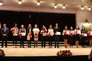 GALERIE FOTO: Starea învăţământului preuniversitar mureşean: Târgu Mureş, pe locul 4 în ţară din punct de vedere al facilităţilor educaţionale şi cu 15 elevi „de nota 10”