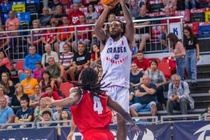 Campionii de la CSM CSU Oradea debutează marţi, de la ora 19, în Ungaria, în noul sezon competiţional